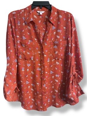 🎁Candie’s longs sleeve button down floral blouse with roll tab option sz L, EUC